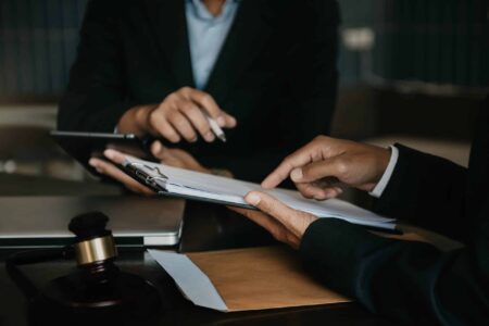 How a Legal Localization Agency Supports Multilingual Lawsuits